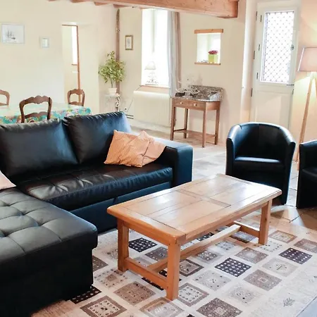 3 Bedroom Beautiful In Valognes