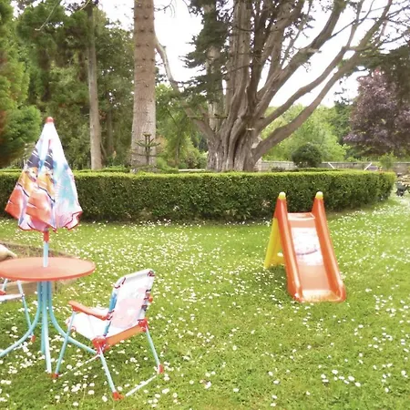 Holiday home 3 Bedroom Beautiful In Valognes