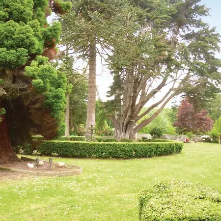 3 Bedroom Beautiful In Valognes