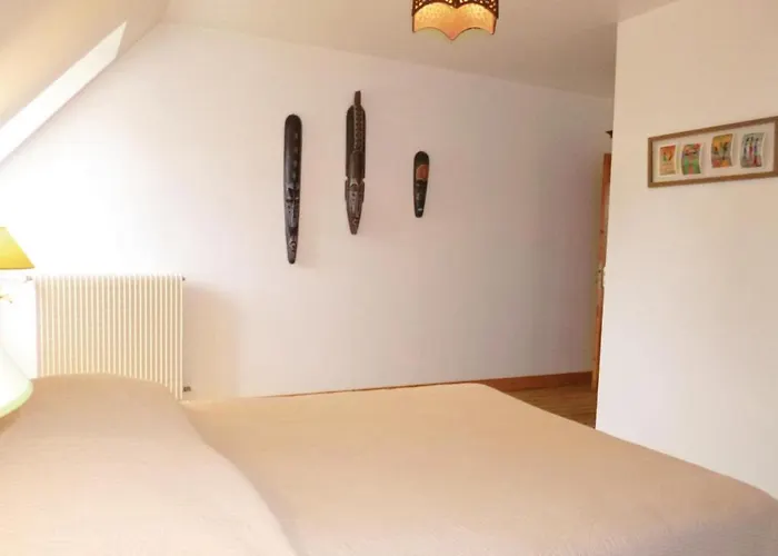 Holiday home 3 Bedroom Beautiful In Valognes